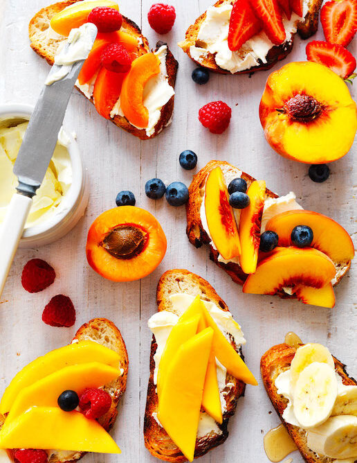 Light&Fresh-11_Summer-fruit-toast-toppers
